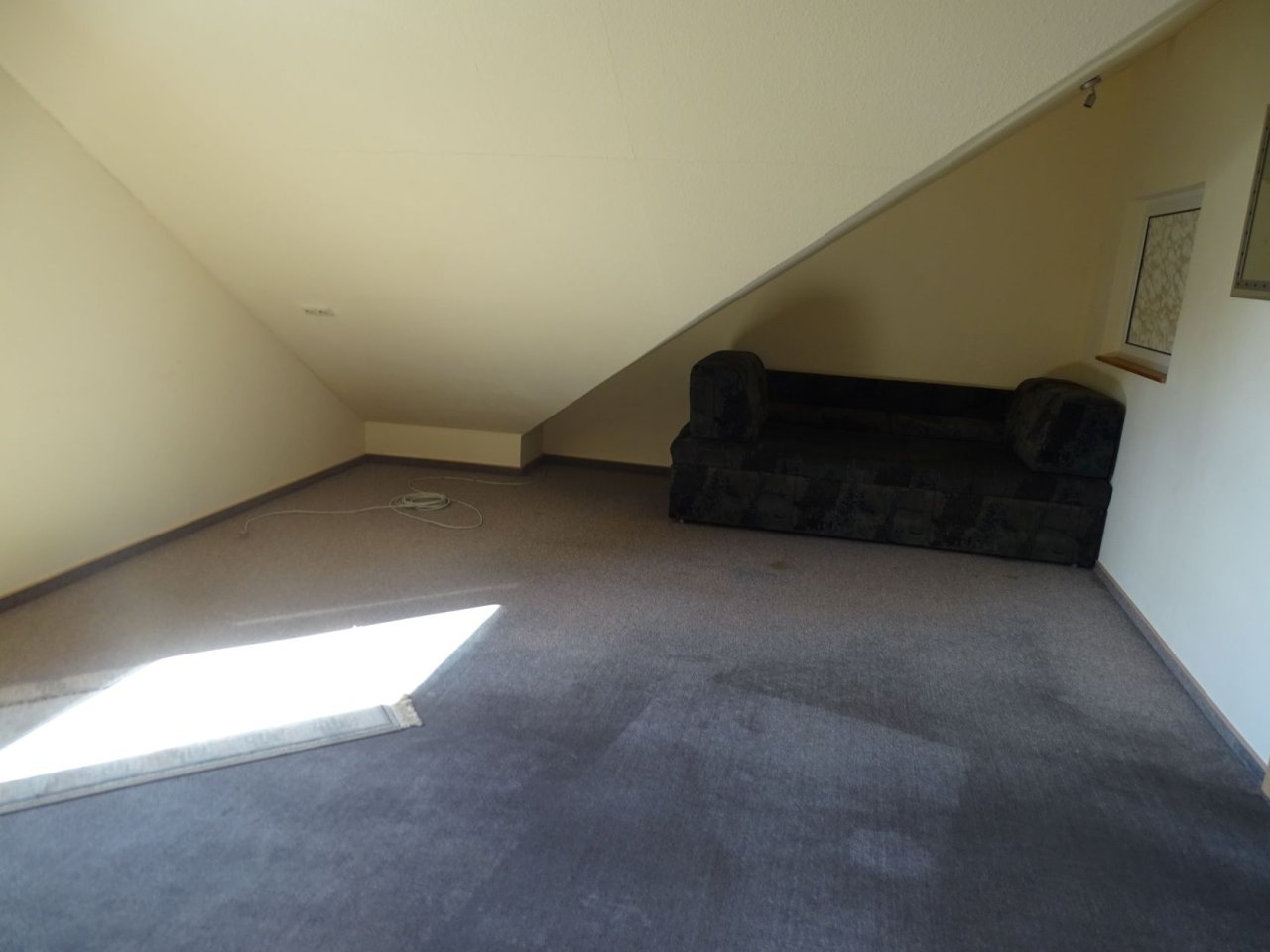 Familien aufgepasst ! Modernes Endreihenhaus mit viel Platz in bester Lage von Munster.