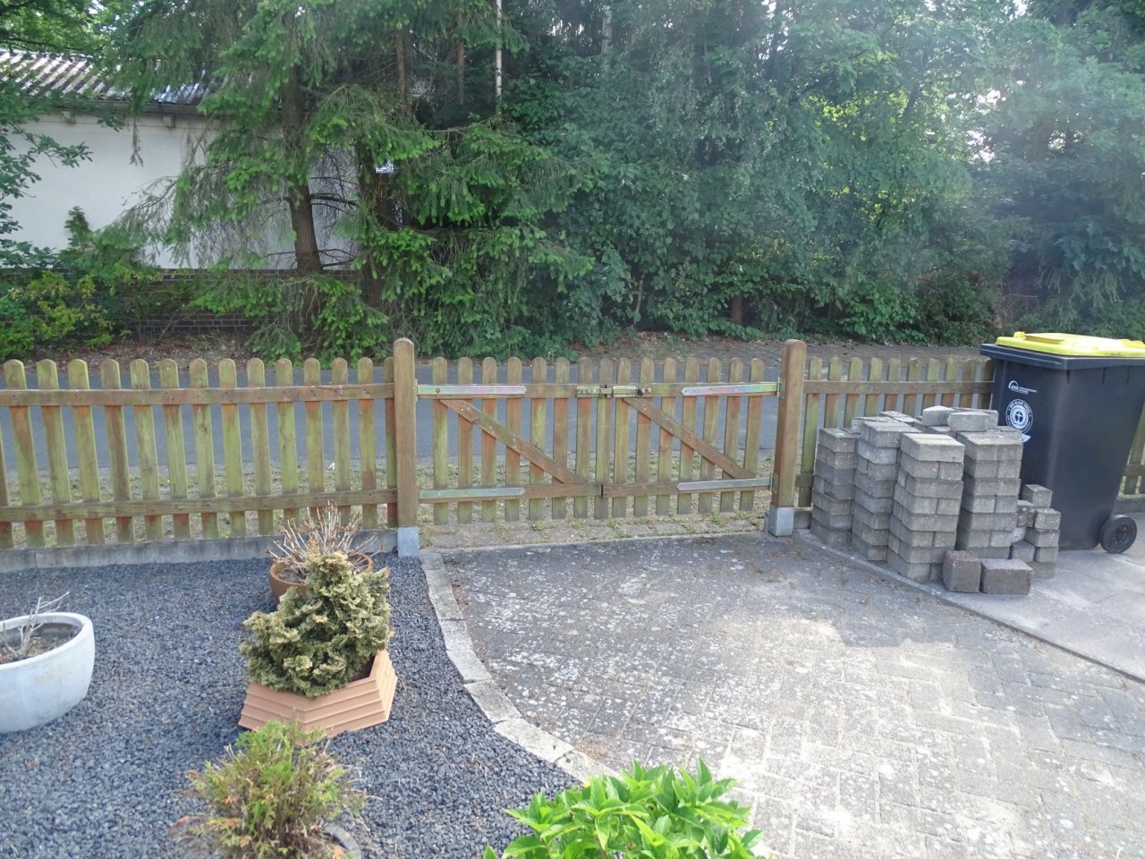 Familien aufgepasst ! Modernes Endreihenhaus mit viel Platz in bester Lage von Munster.