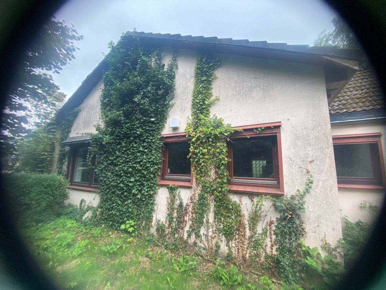 Großes 1356 m² Baugrundstück mit sanierungsfähigem Altbestand in Quickborn Heide. Neubau eines weiteren Hauses möglich !