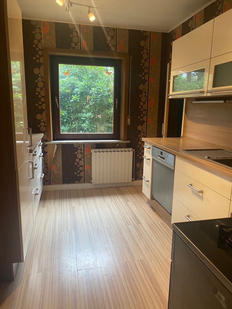 Großes 1356 m² Baugrundstück mit sanierungsfähigem Altbestand in Quickborn Heide. Neubau eines weiteren Hauses möglich !