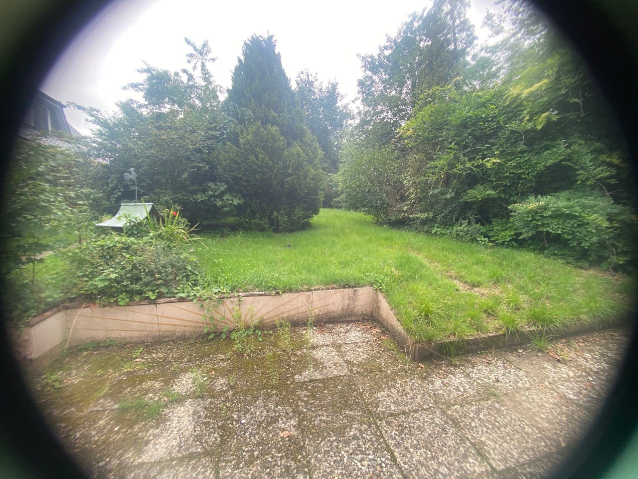 Großes 1356 m² Baugrundstück mit sanierungsfähigem Altbestand in Quickborn Heide. Neubau eines weiteren Hauses möglich !