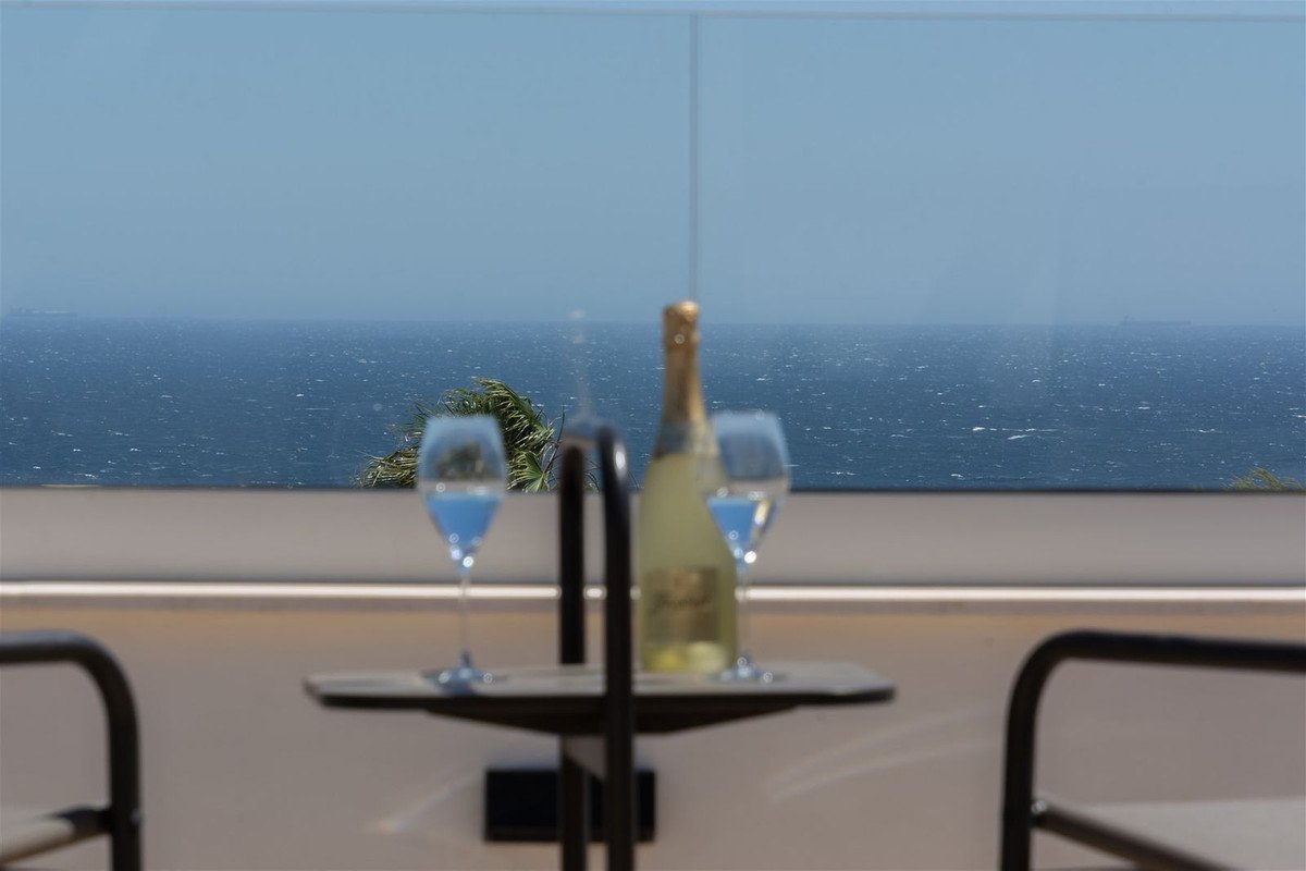 Moderne Neubauluxusvilla in offener Bauweise mit bester Ausstattung