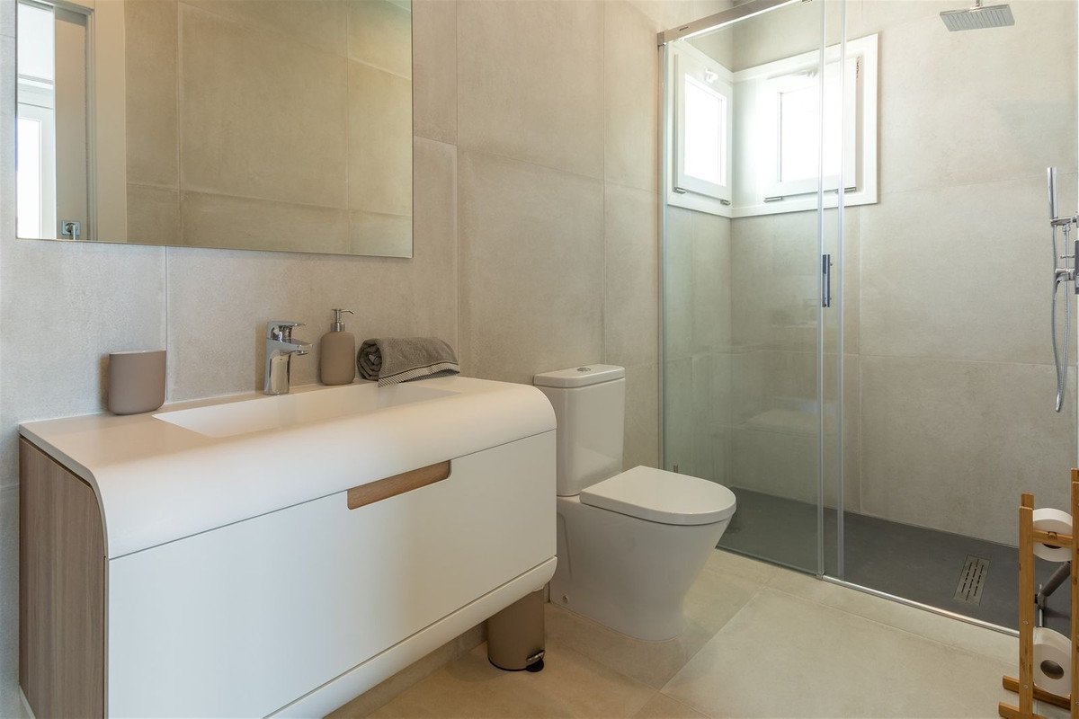 Moderne Neubauluxusvilla in offener Bauweise mit bester Ausstattung