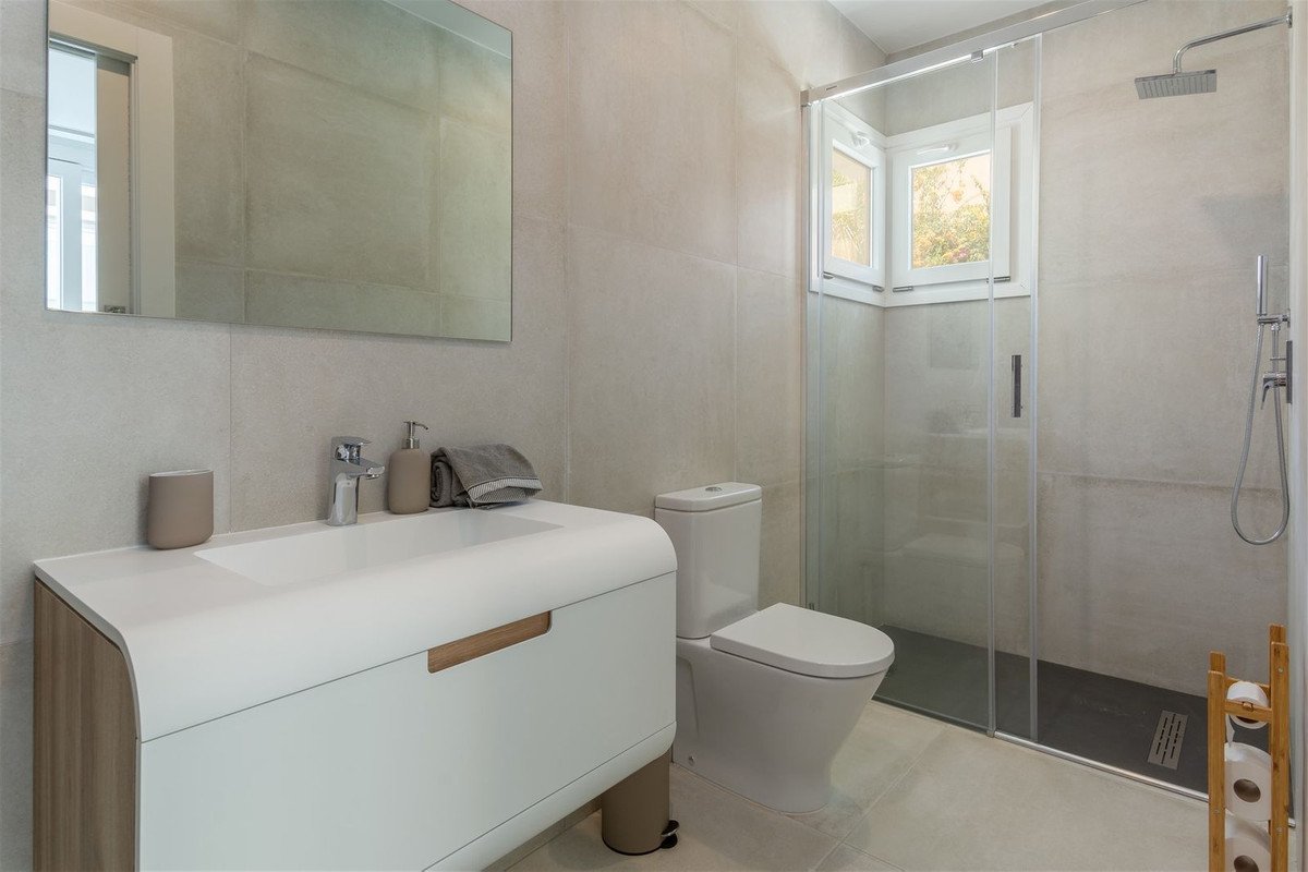 Moderne Neubauluxusvilla in offener Bauweise mit bester Ausstattung