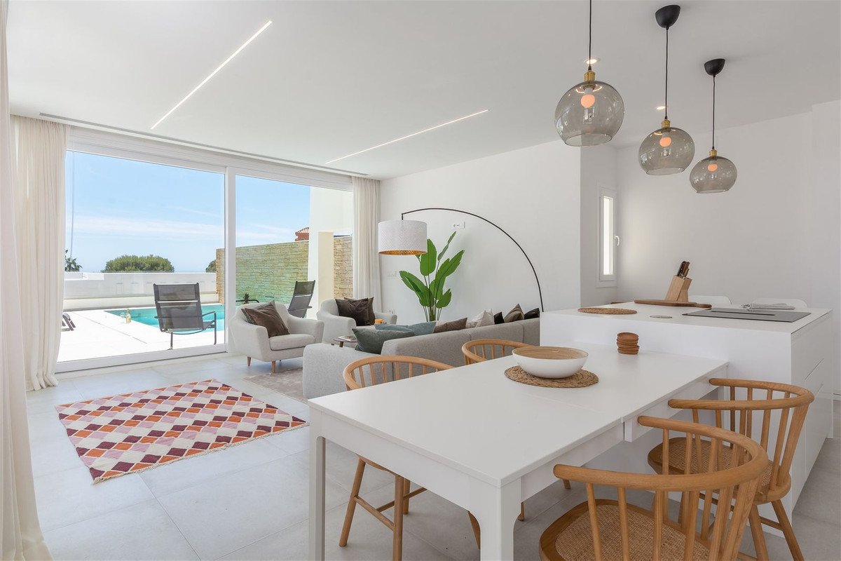 Moderne Neubauluxusvilla in offener Bauweise mit bester Ausstattung