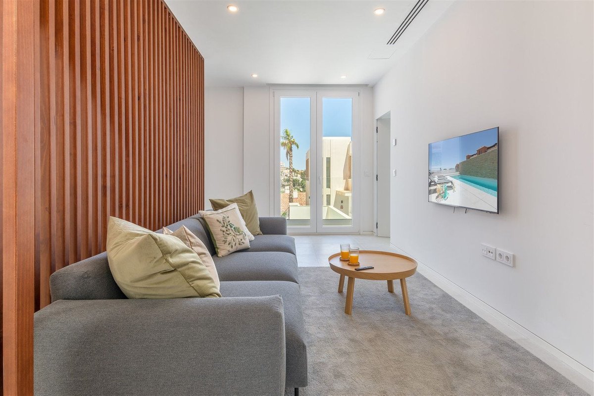 Moderne Neubauluxusvilla in offener Bauweise mit bester Ausstattung