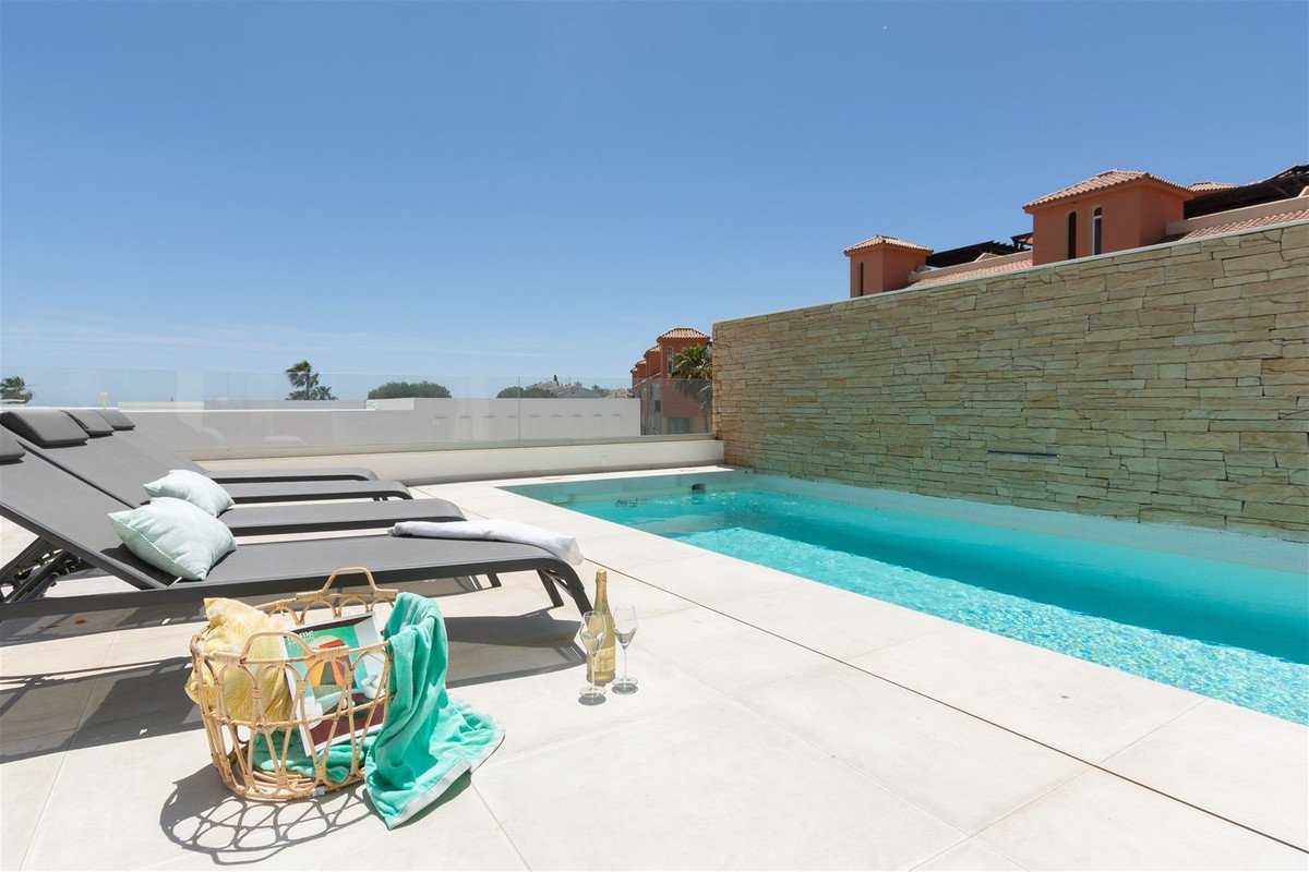 Moderne Neubauluxusvilla in offener Bauweise mit bester Ausstattung