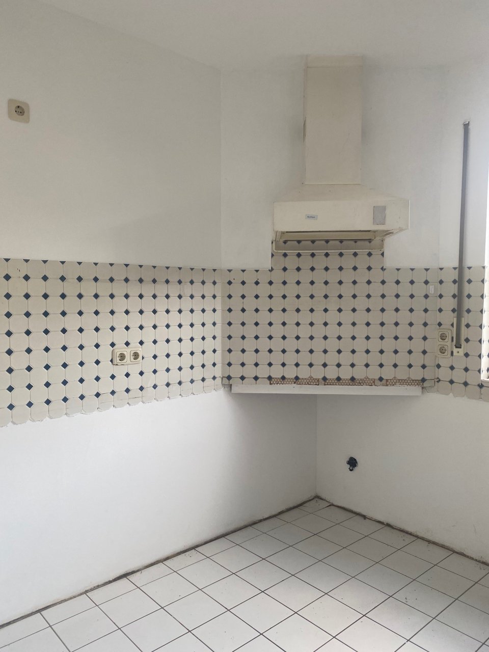 Massiv erbaute Doppelhaushälfte mit herrlichem Grundstück in bester Lage von Hamburg Sasel.