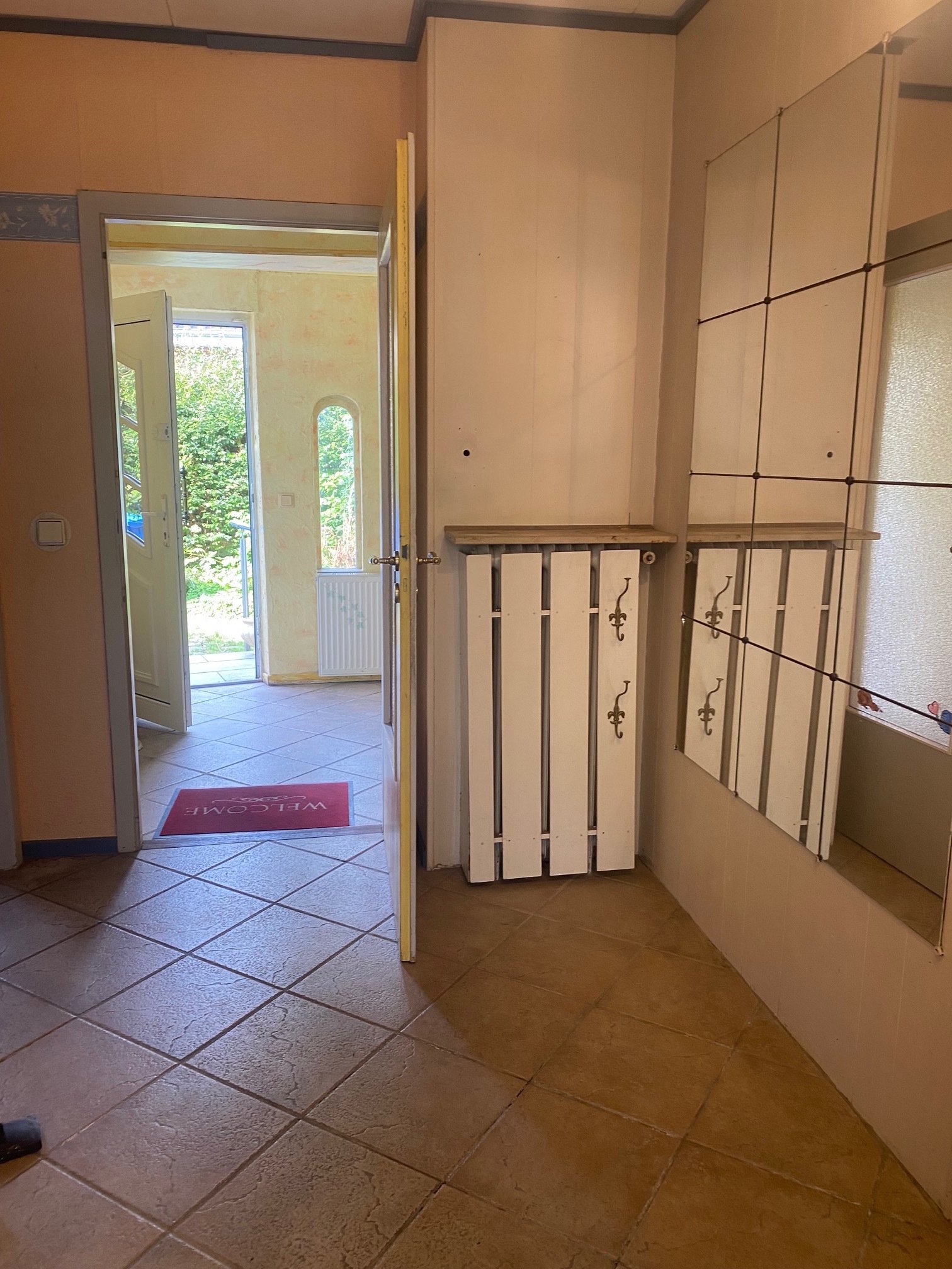 Kaufpreis reduziert / Großes Einfamilienhaus mit Vollkeller, Garage und privatem Grundstück in bester Lage von Seevetal-Hittfeld.