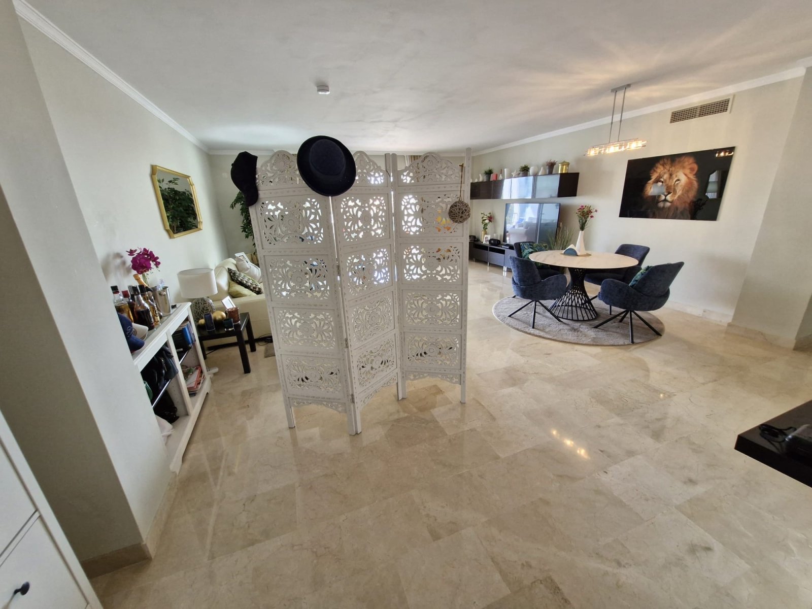 Lichtdurchflutet und stilvoll. Exklusive 159 qm EG - Wohnung - sonnig, modern, perfekt geschnitten.