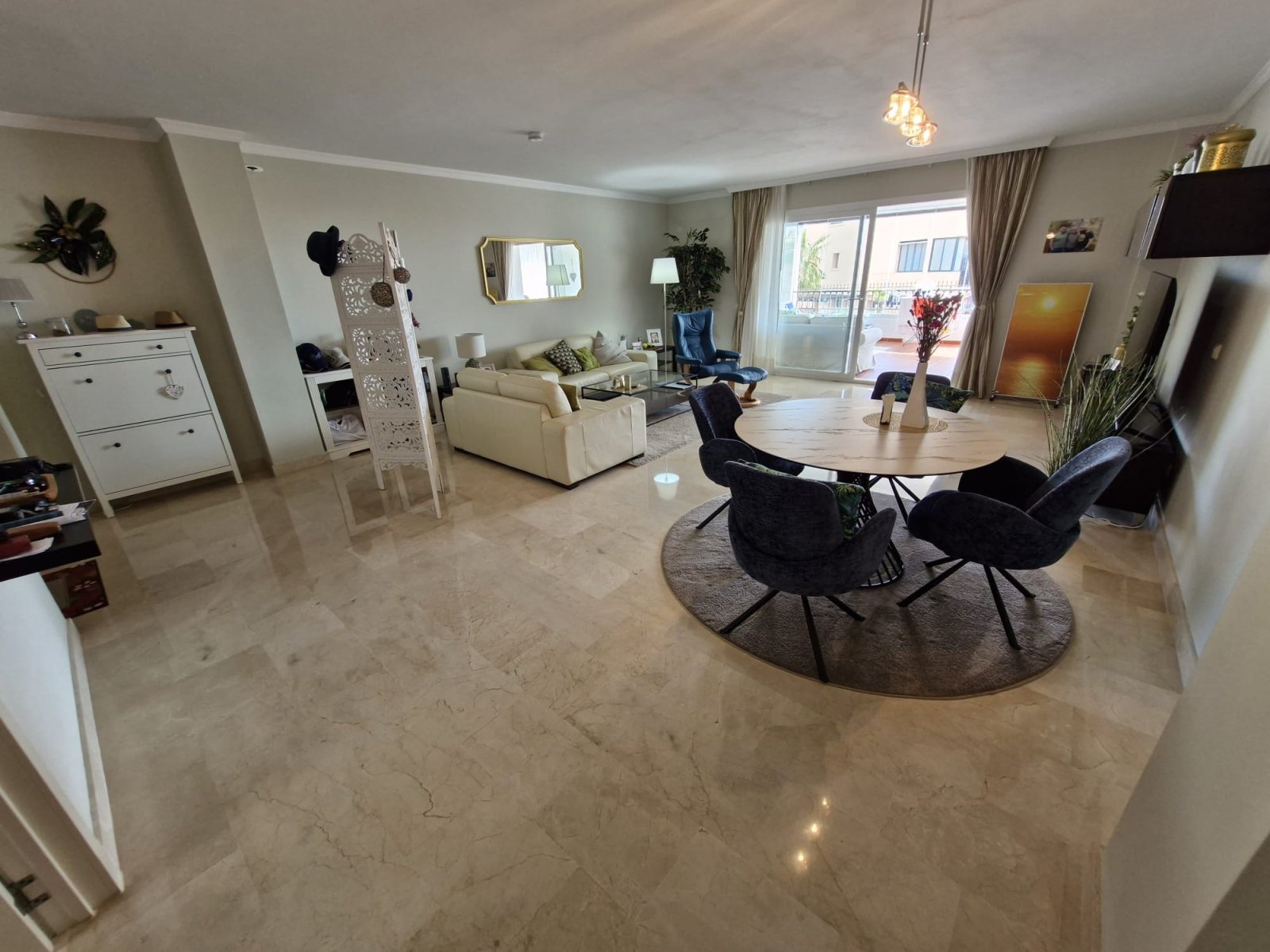 Lichtdurchflutet und stilvoll. Exklusive 159 qm EG - Wohnung - sonnig, modern, perfekt geschnitten.