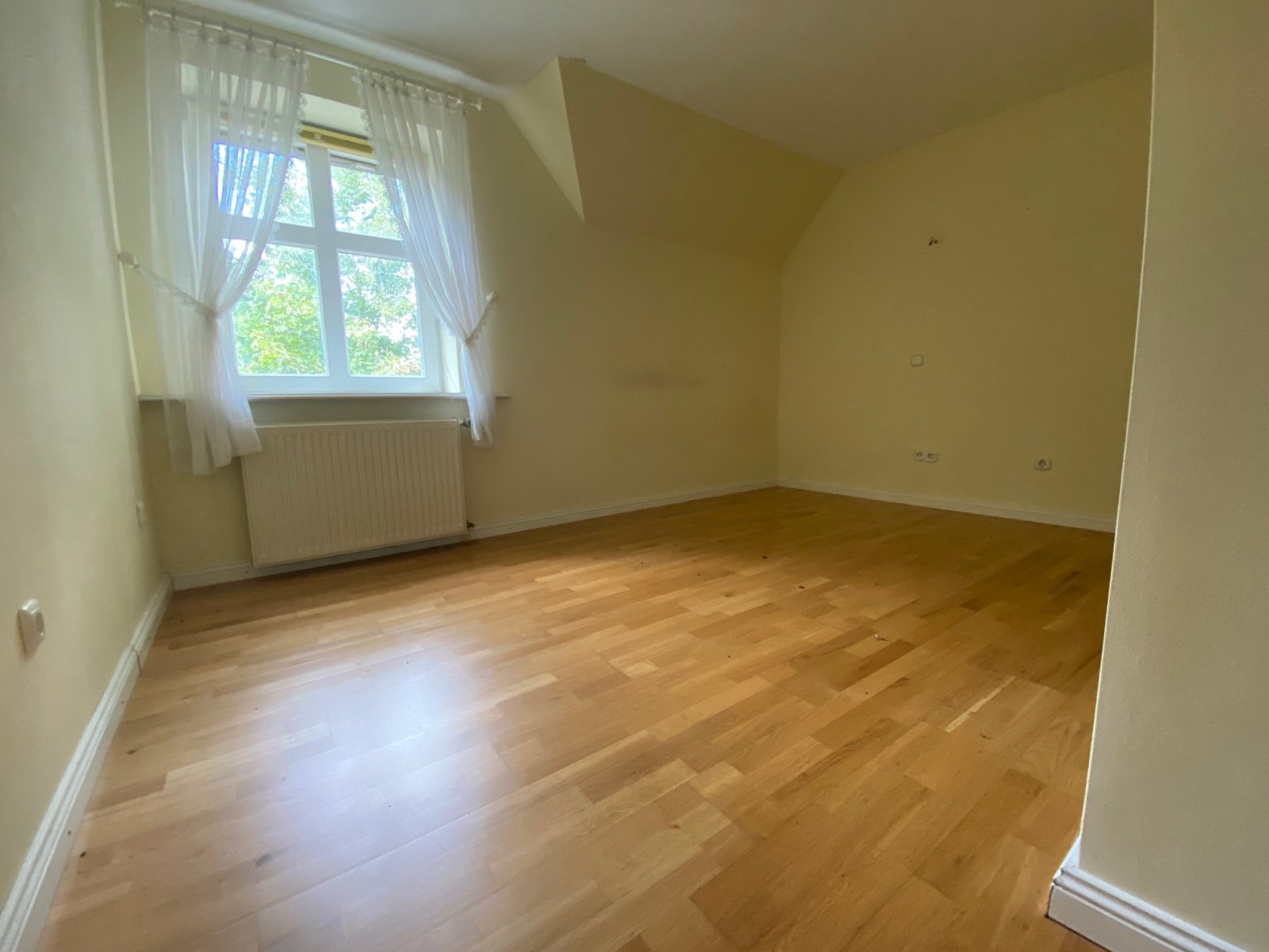 Schlafzimmer 2 OG Schlafzimmer 2 OG