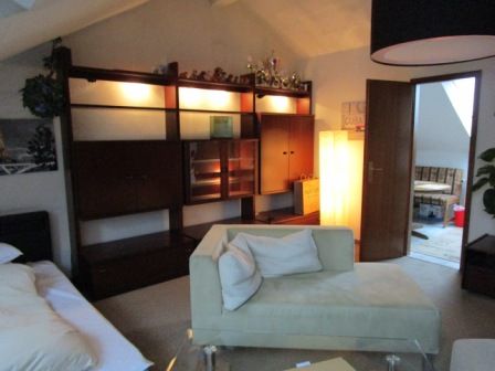 End terraced house in Norderstedt with private garden, double garage and guest apartment