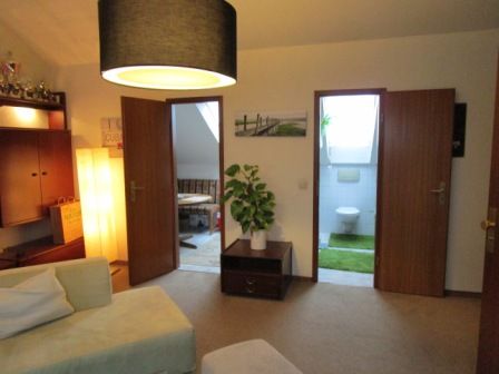 End terraced house in Norderstedt with private garden, double garage and guest apartment