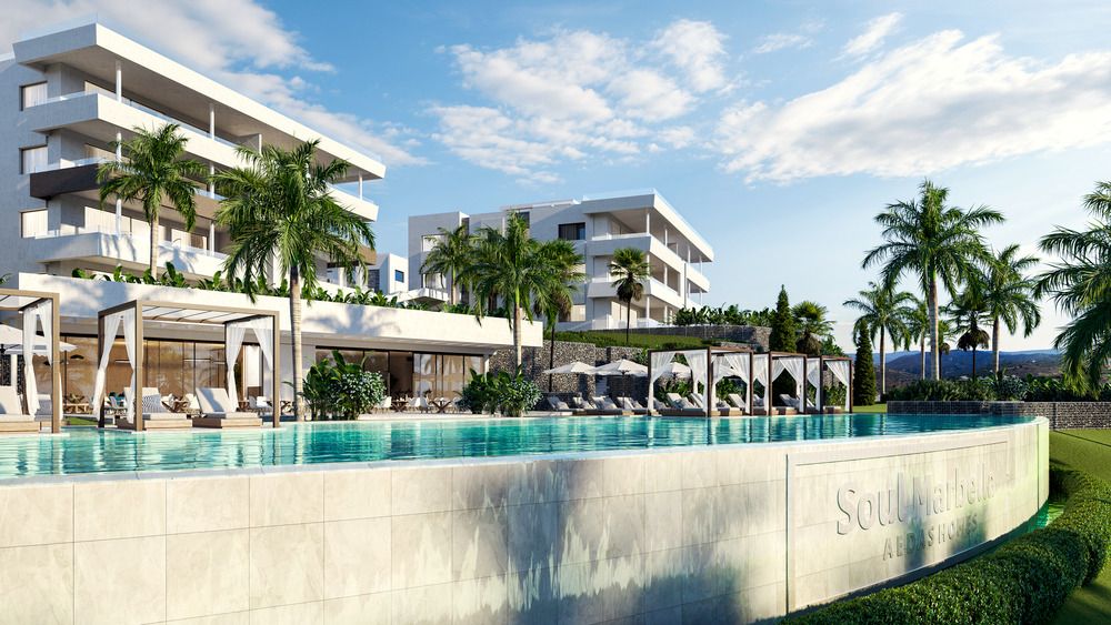 Luxury new construction project in a prime location in Marbella on the Santa Maria Golf golf course with 5 star facilities.