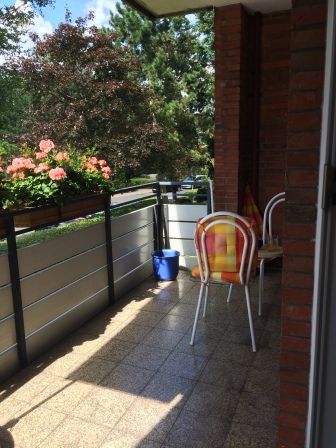 ETW in ruhiger Lage, gute Infrastruktur und TG-Stellplatz in Hamburg-Poppenbüttel