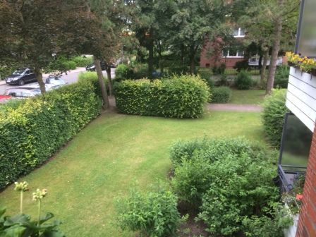 ETW in ruhiger Lage, gute Infrastruktur und TG-Stellplatz in Hamburg-Poppenbüttel