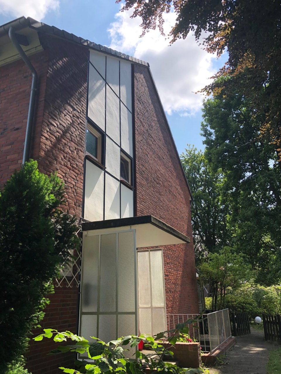 Vermietetes Endreihenhaus mit privatem Garten und Garage in bester Lage von Norderstedt