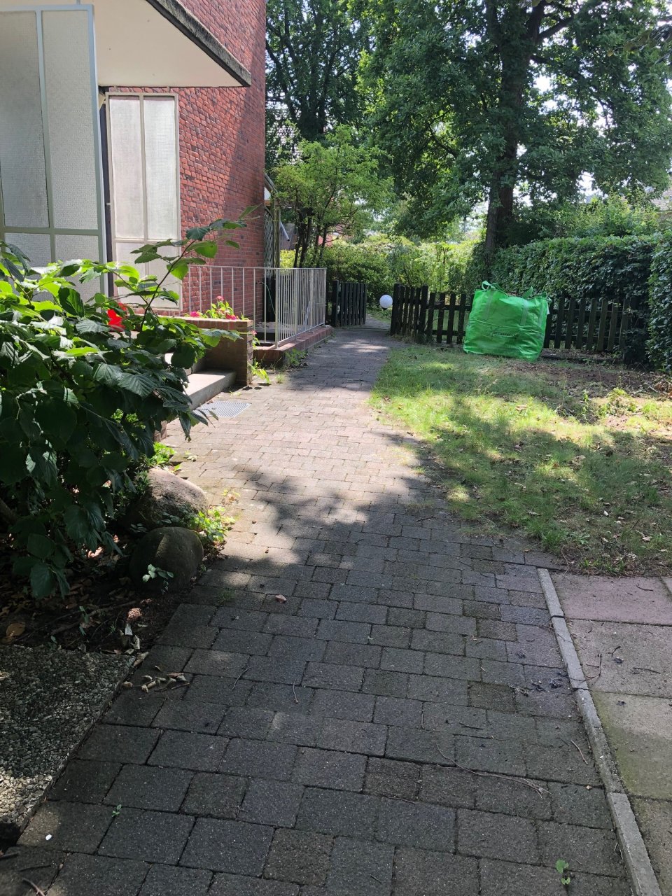 Vermietetes Endreihenhaus mit privatem Garten und Garage in bester Lage von Norderstedt