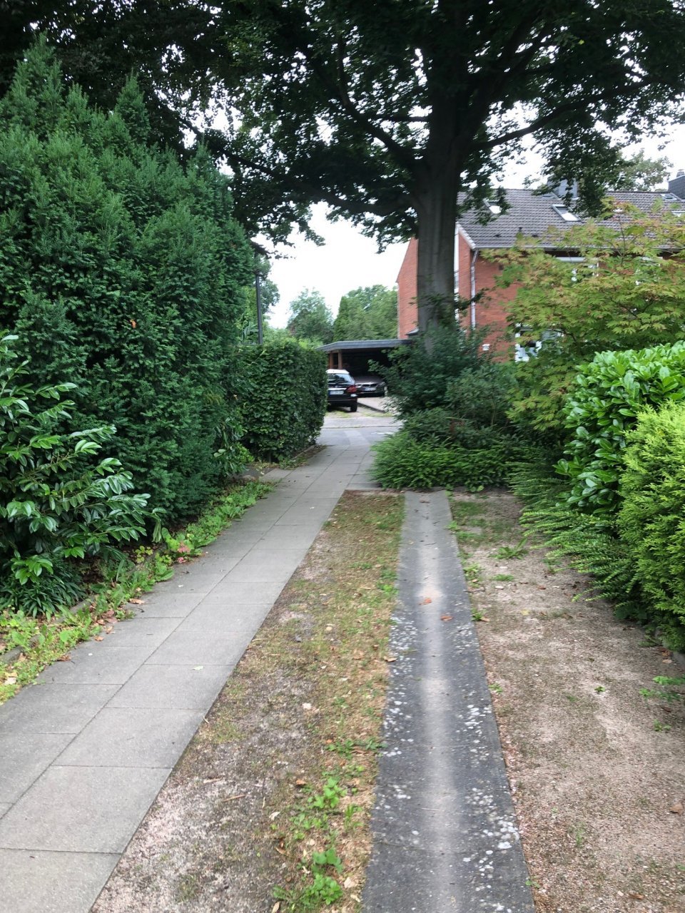 Vermietetes Endreihenhaus mit privatem Garten und Garage in bester Lage von Norderstedt