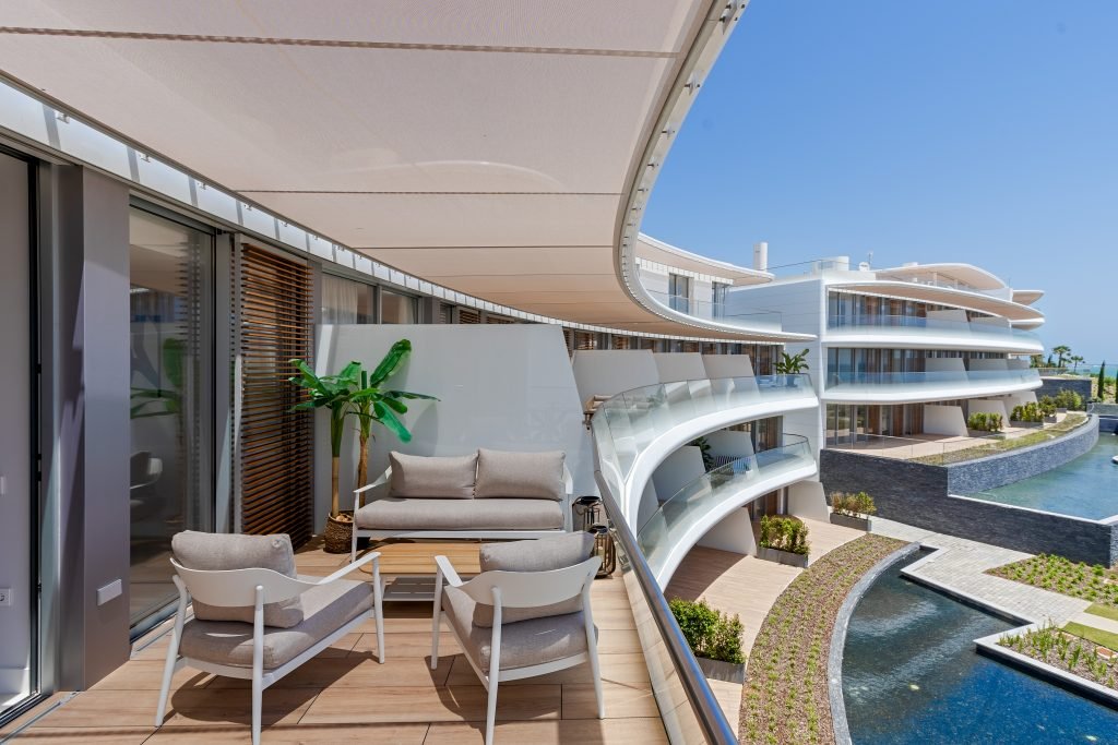 Directly on the sea, luxury new development in Estepona on the Costa del Sol