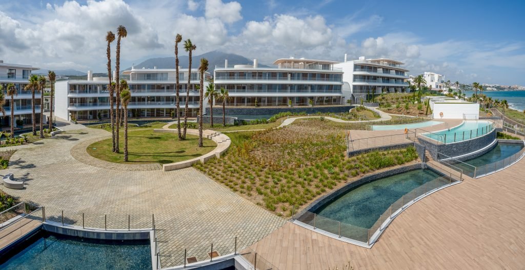Directly on the sea, luxury new development in Estepona on the Costa del Sol