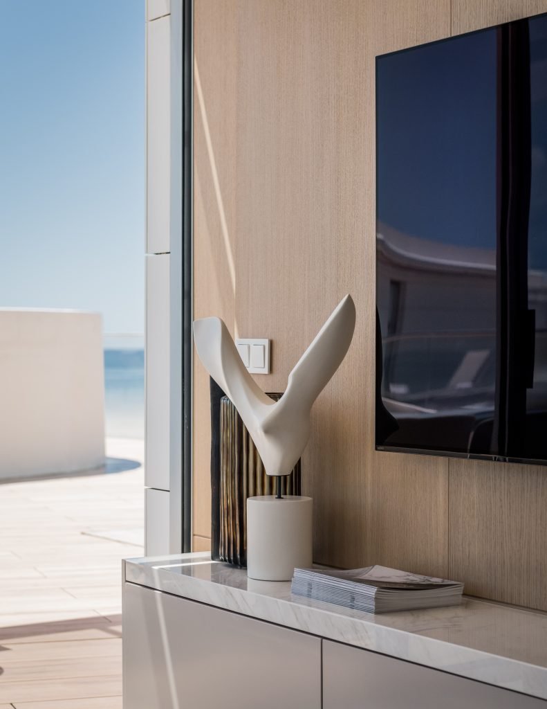 Directly on the sea, luxury new development in Estepona on the Costa del Sol