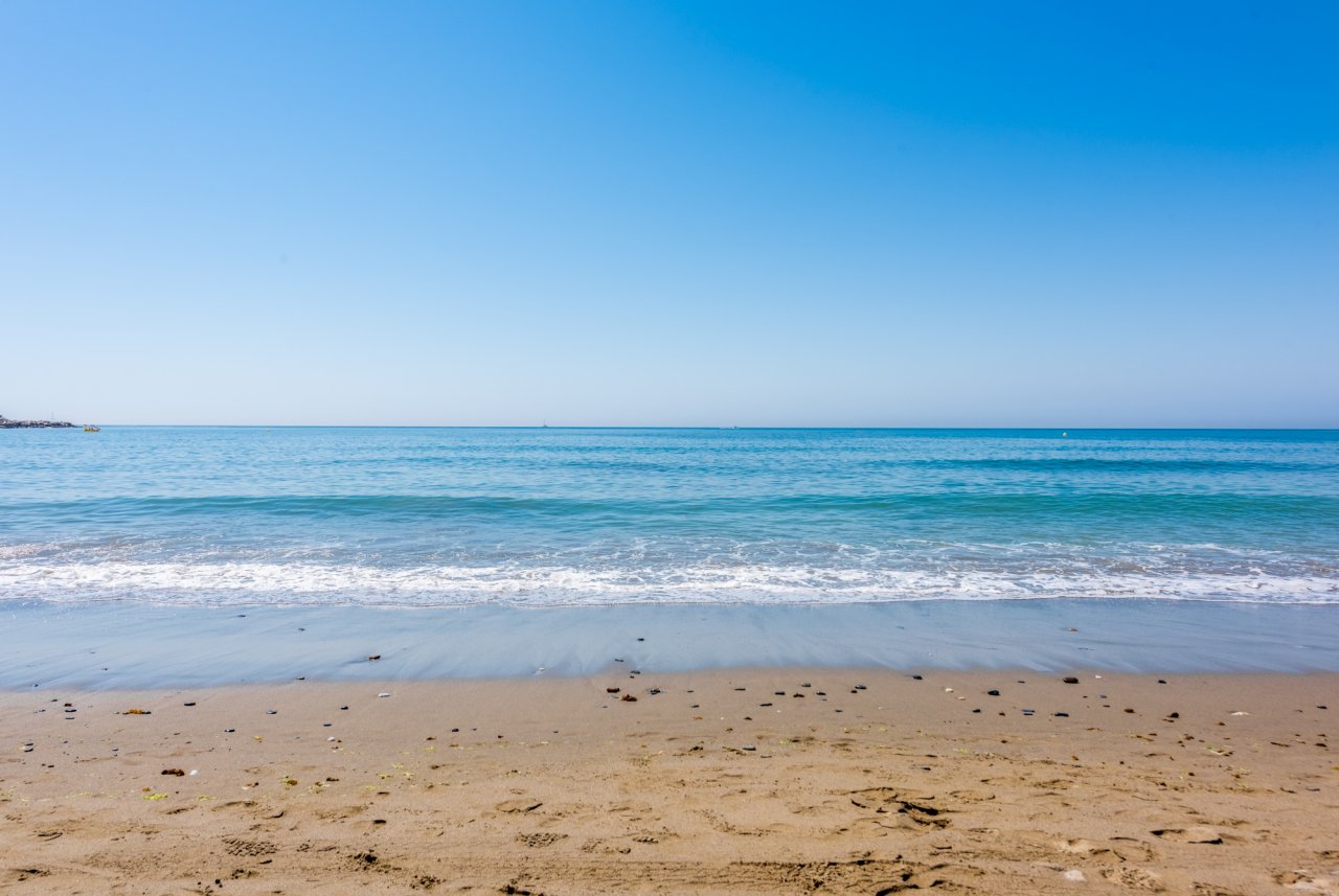 Fabulous penthouse with panoramic views in the most luxurious beachfront urbanisation in Estepona!