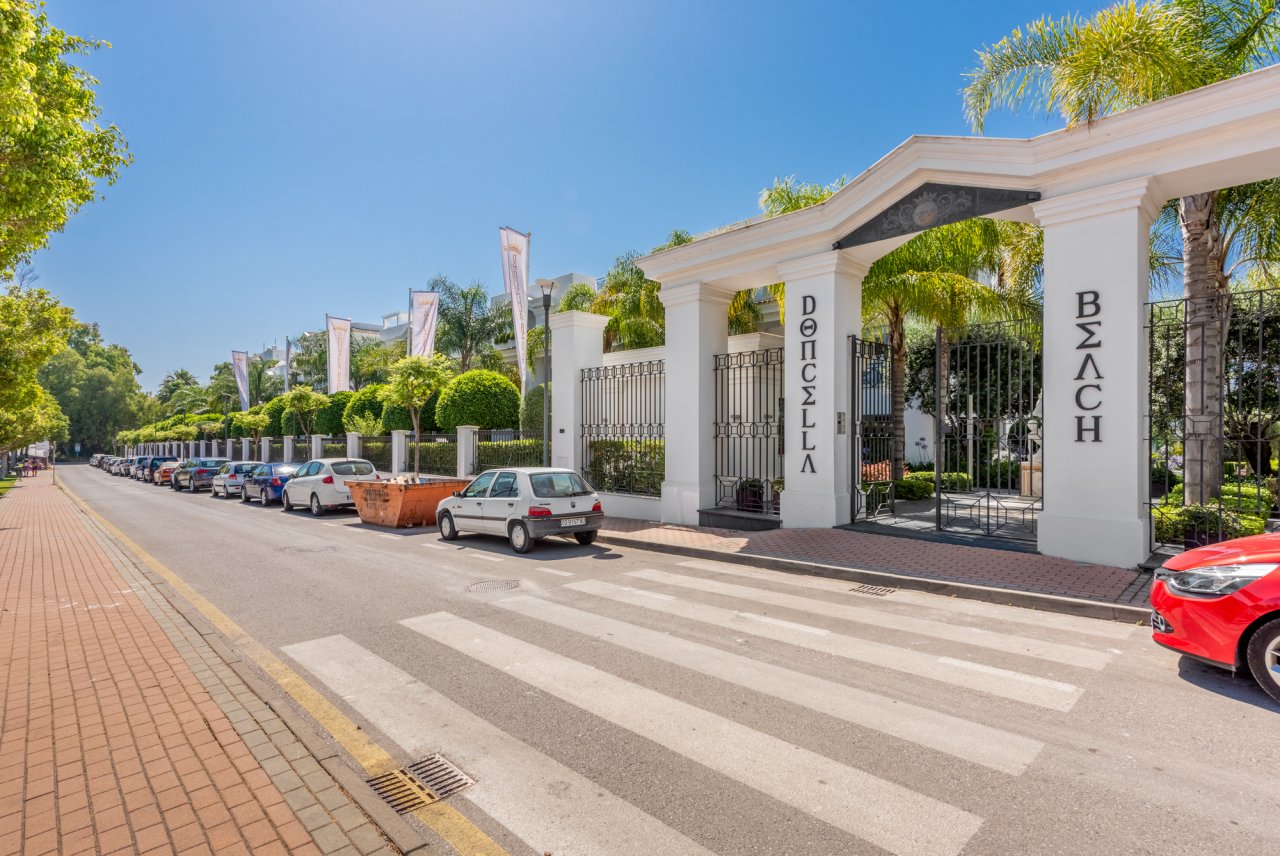 Fabulous penthouse with panoramic views in the most luxurious beachfront urbanisation in Estepona!