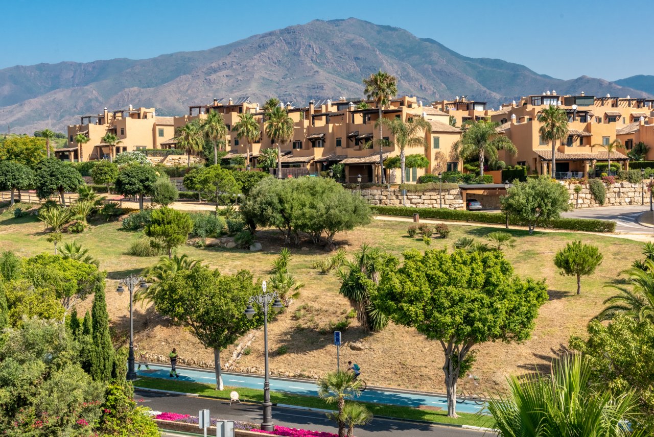 Fabulous penthouse with panoramic views in the most luxurious beachfront urbanisation in Estepona!