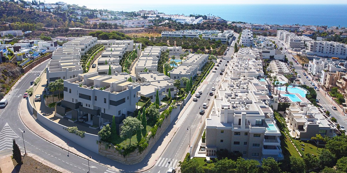 La Cala de Mijas, the unpolished pearl on the Costa del Sol / Luxury new development 1 km away from the beach near amenities.
