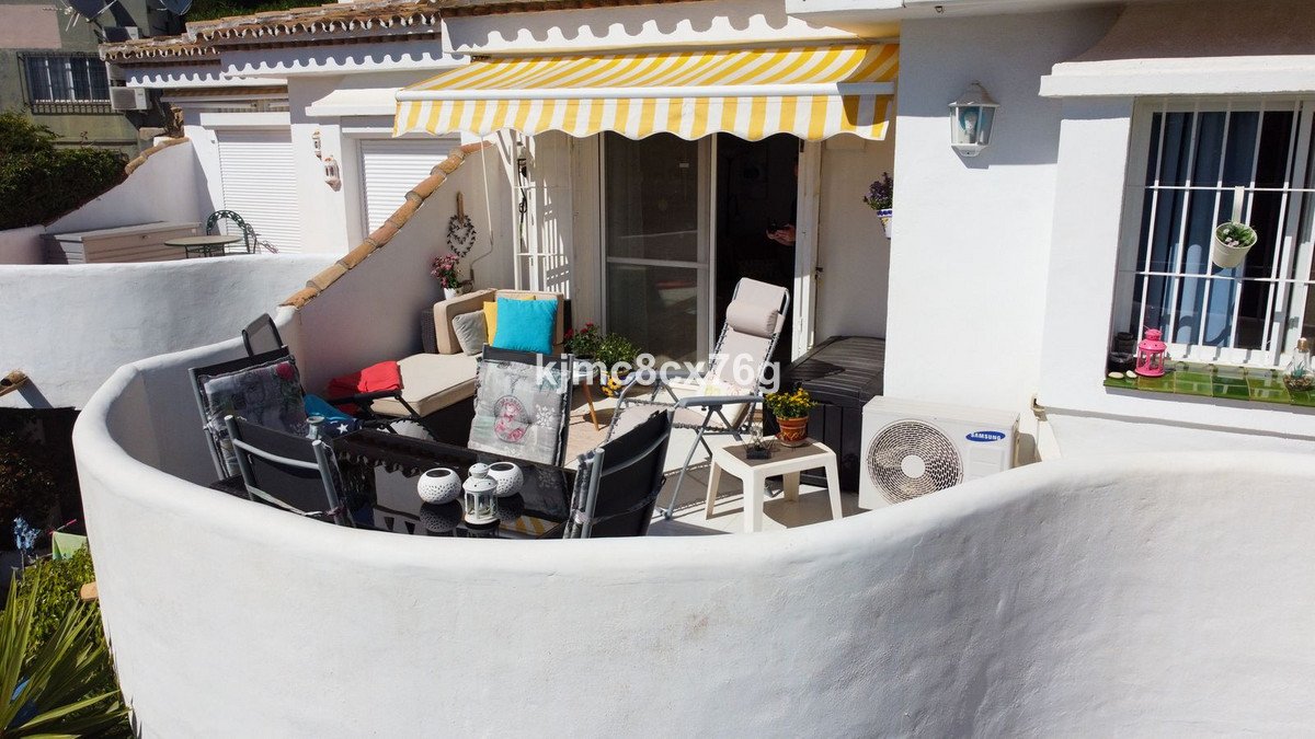 Fantastic two bedroom apartment in Calahonda, Mijas Costa