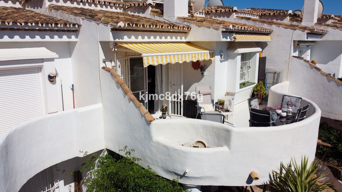 Fantastic two bedroom apartment in Calahonda, Mijas Costa