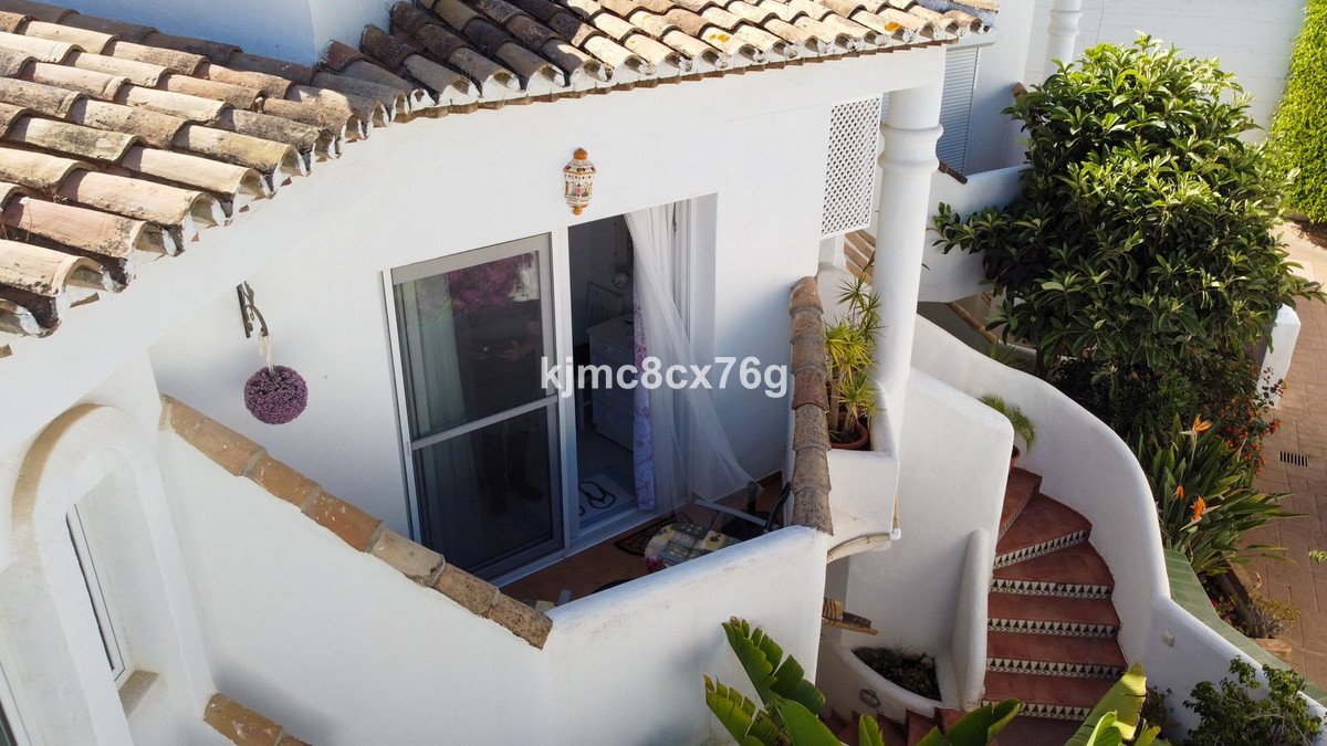 Fantastic two bedroom apartment in Calahonda, Mijas Costa