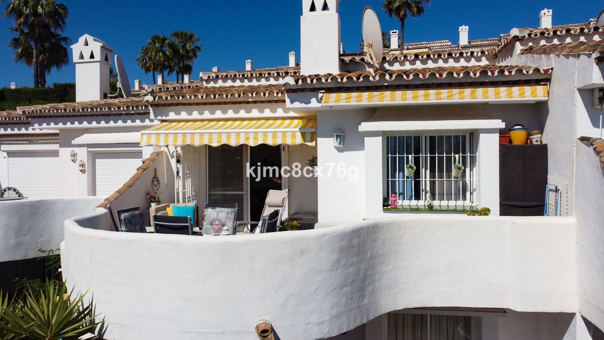 Fantastic two bedroom apartment in Calahonda, Mijas Costa