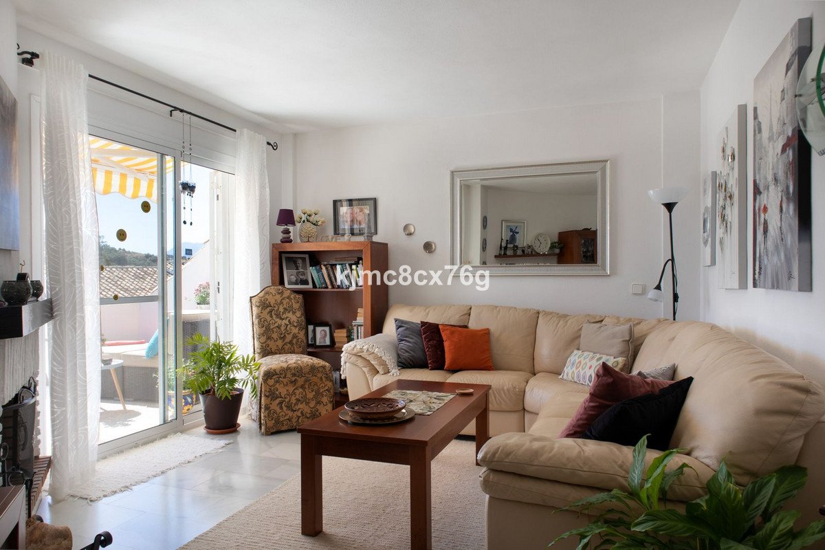 Fantastic two bedroom apartment in Calahonda, Mijas Costa