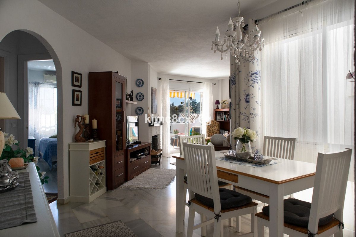 Fantastic two bedroom apartment in Calahonda, Mijas Costa