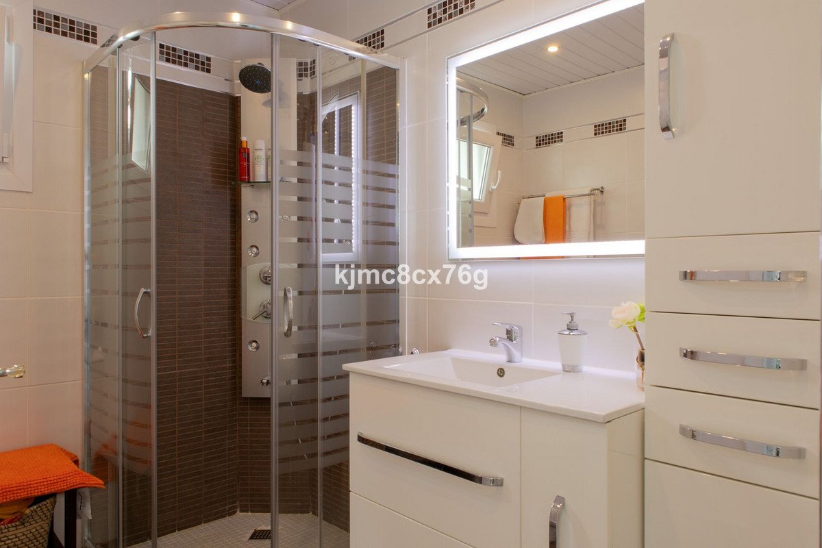 Fantastic two bedroom apartment in Calahonda, Mijas Costa