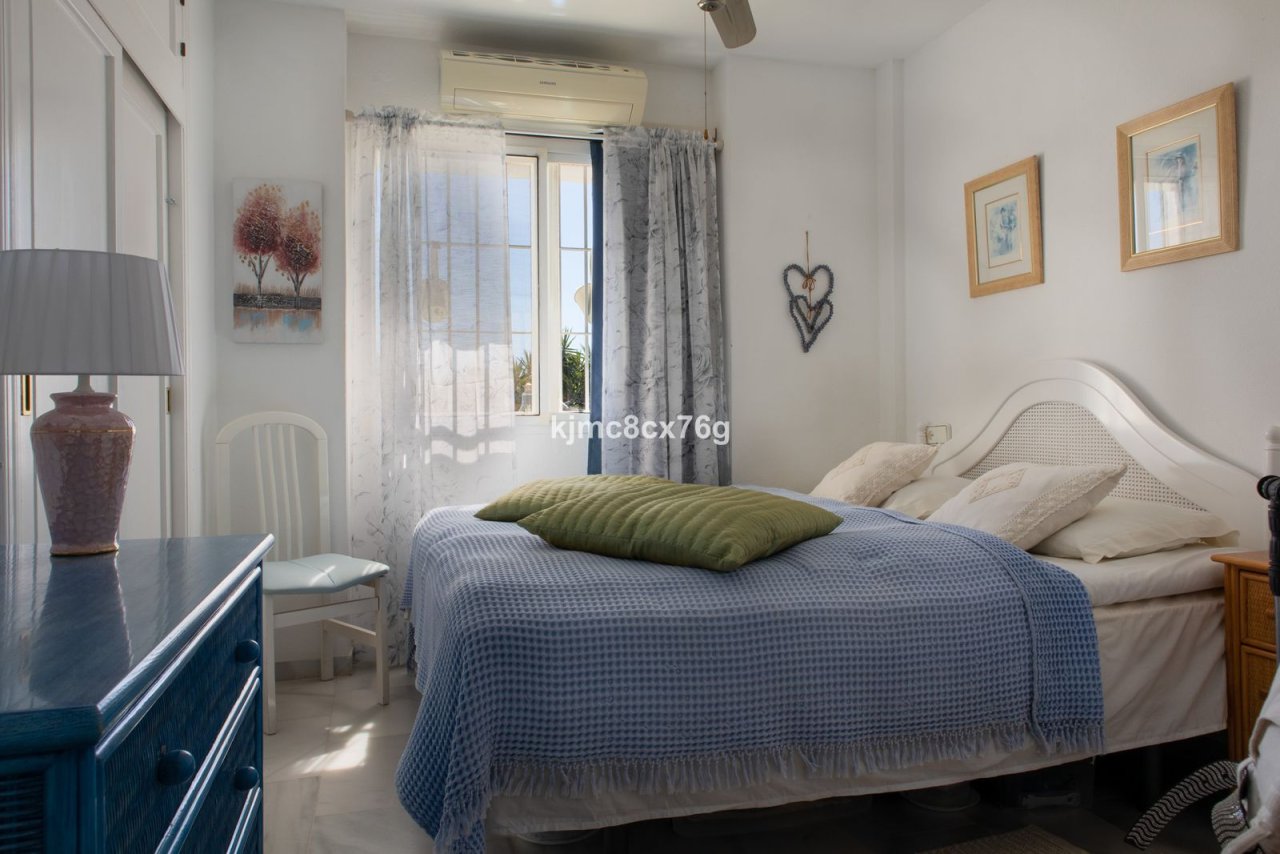 Fantastic two bedroom apartment in Calahonda, Mijas Costa