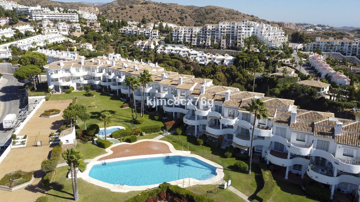 Fantastic two bedroom apartment in Calahonda, Mijas Costa