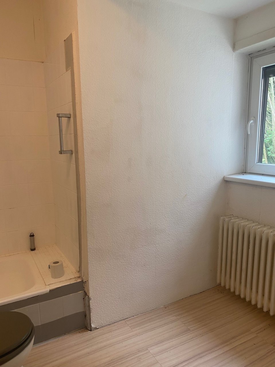 Badezimmer Ansicht 1