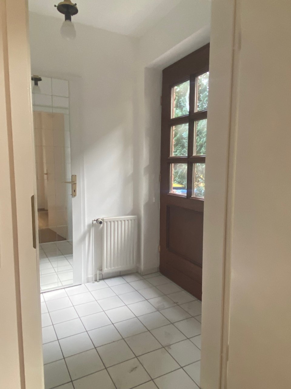 Massiv erbaute Doppelhaushälfte mit herrlichem Grundstück in bester Lage von Hamburg Sasel.