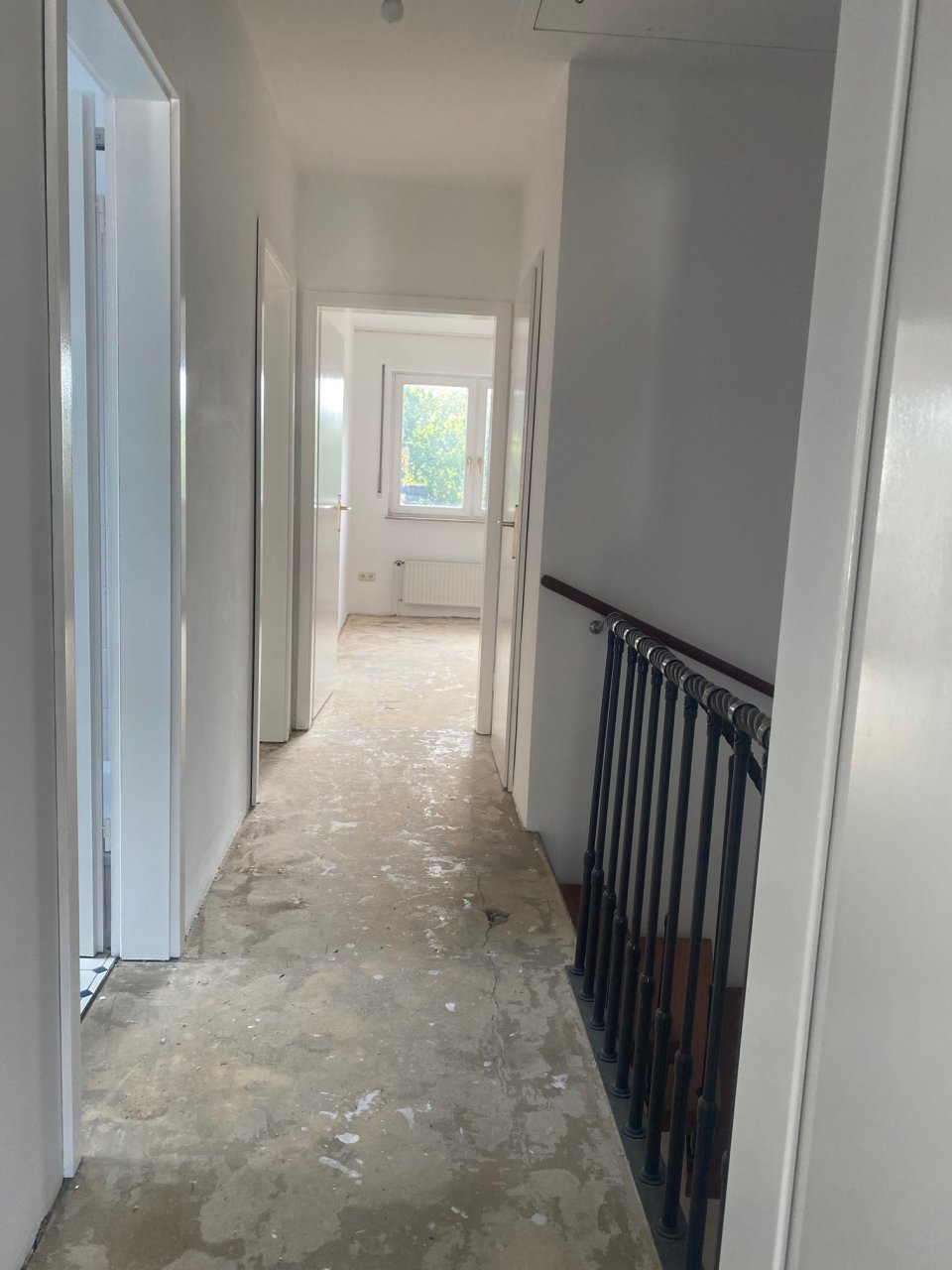 Massiv erbaute Doppelhaushälfte mit herrlichem Grundstück in bester Lage von Hamburg Sasel.