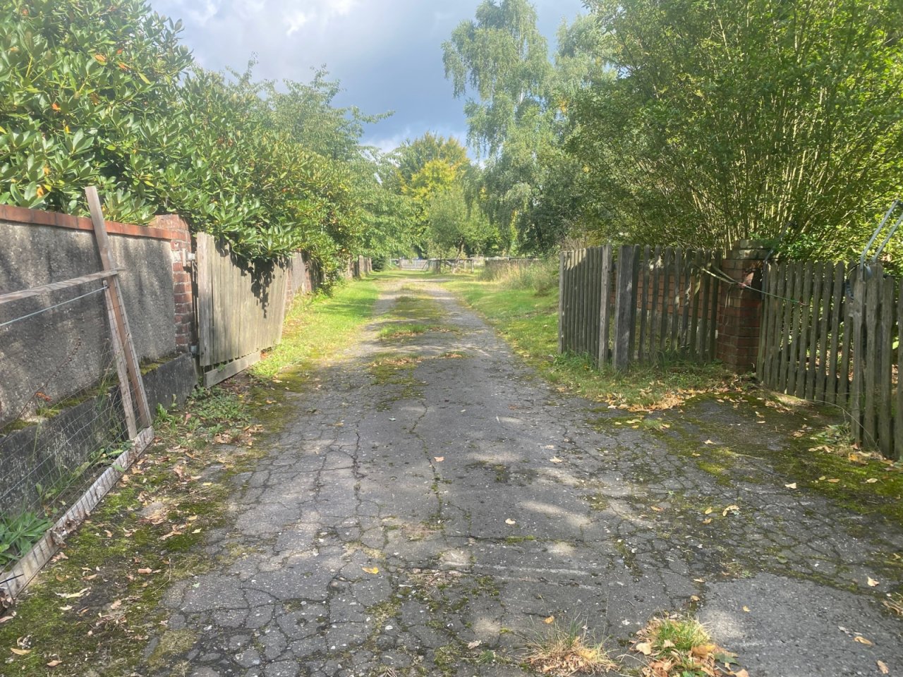 Weg zum Grundstück