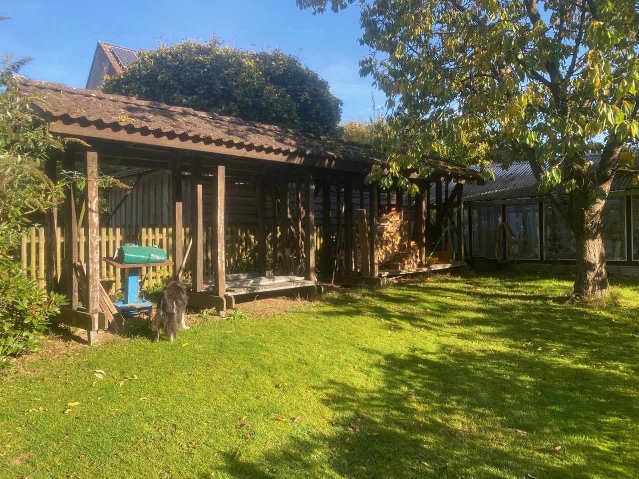 Schuppen und Gartenhaus